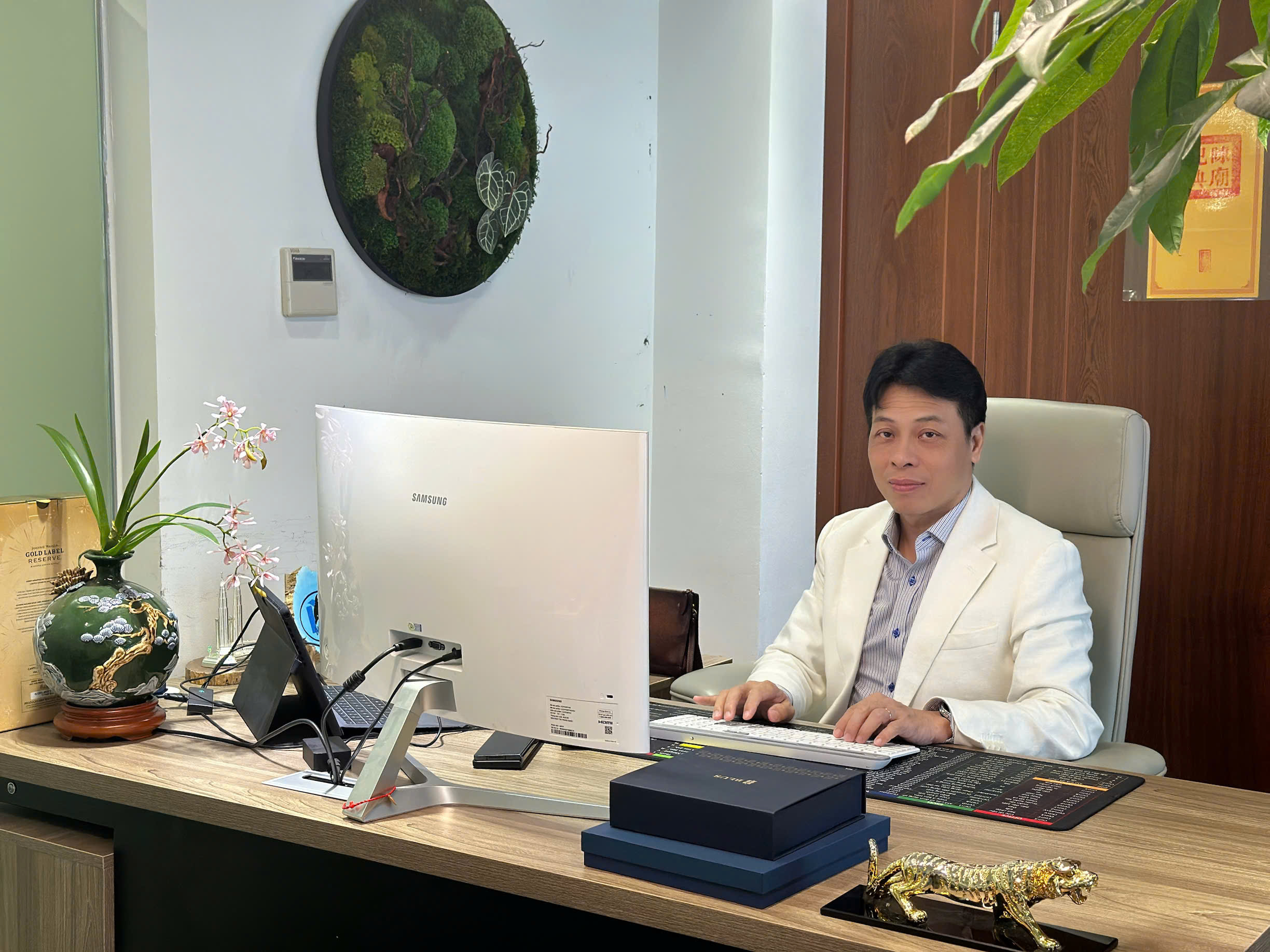 Ông Phạm Huy Hiệp